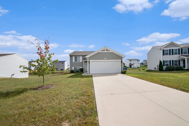 Foto del edificio - Spacious and well-maintained home for lease