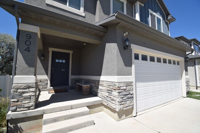 Foto del edificio - Quiet Family Friendly 4 Bed Home in Bluffdale!!