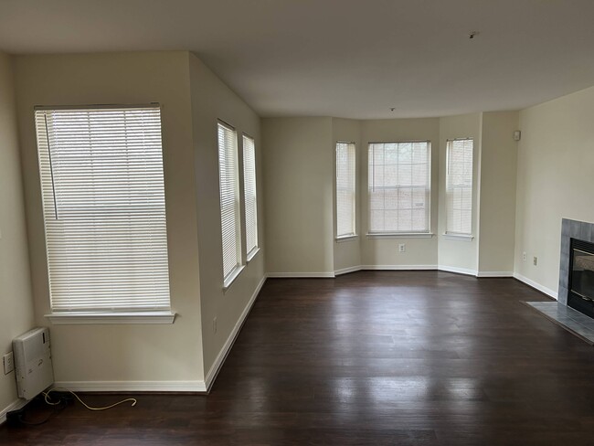 Building Photo - 4418 Lord Loudoun Ct