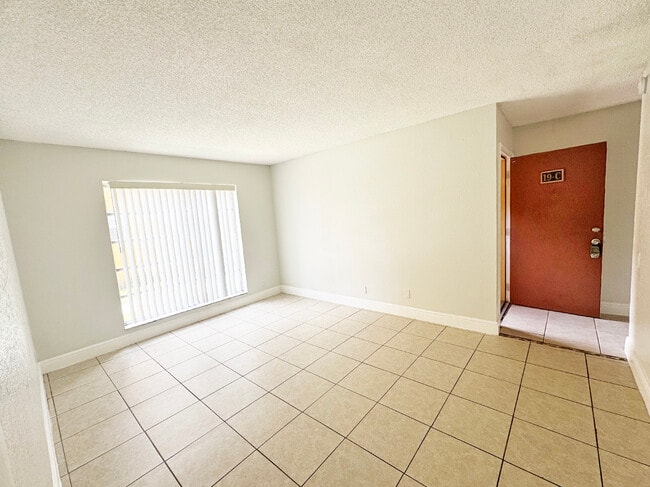 Building Photo - 4501 Treehouse Ln
