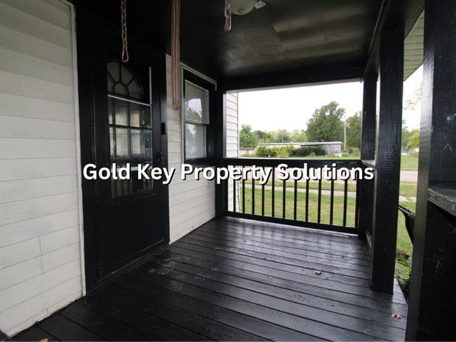 Building Photo - MUNCIE 4 BR 1 BA House with Central Air an...