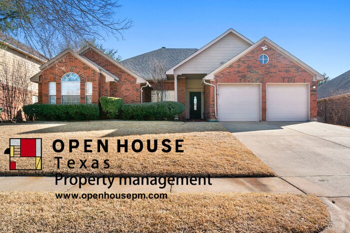Primary Photo - 4520 Westchase Cir, Grapevine