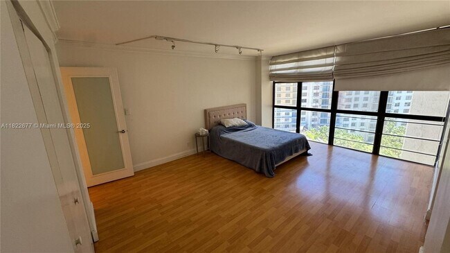 Foto del edificio - 18181 NE 31st Ct