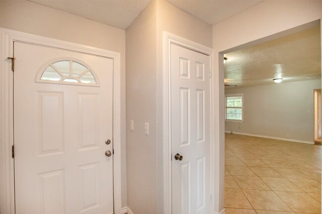 Building Photo - 9625 Catlett Ln