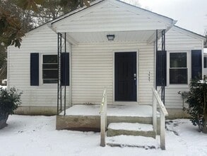 Building Photo - 1409 John Ave