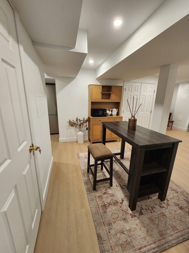 Building Photo - 18009 Ednor View Ter