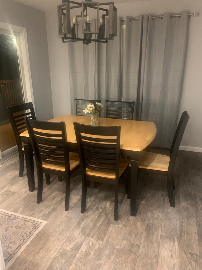 Building Photo - 82 Wagon Wheel Trl