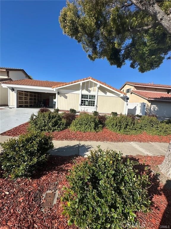 Foto principal - 3681 Baylor St