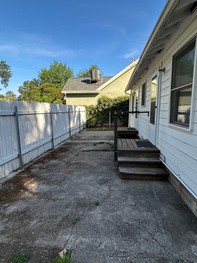 Building Photo - 1515 Citrus Ave