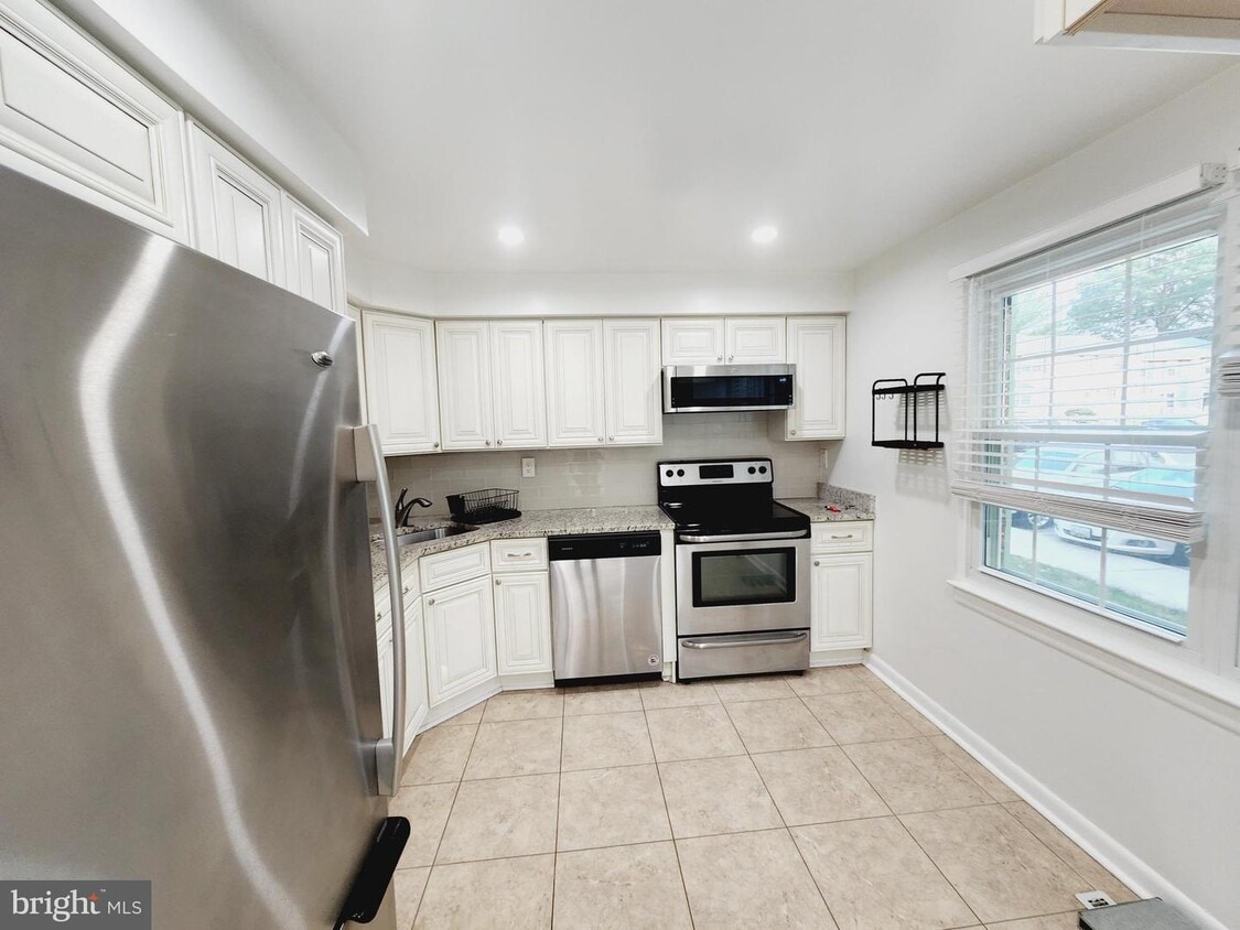 280 Chalet Cir, Millersville, MD 21108 House Rental in Millersville