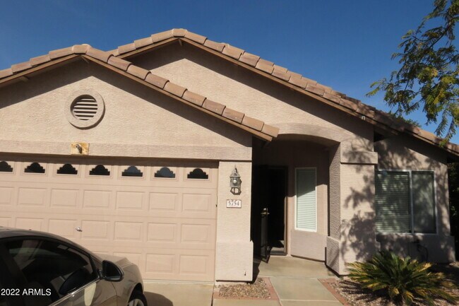 Building Photo - 5754 E Glade Ave