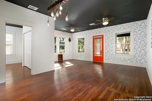 Building Photo - 329 Mason St