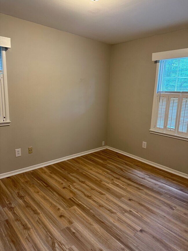 Foto del edificio - 3 Bedroom Home on Harper Rd