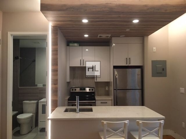 Foto del edificio - 486 Hancock Street 2F