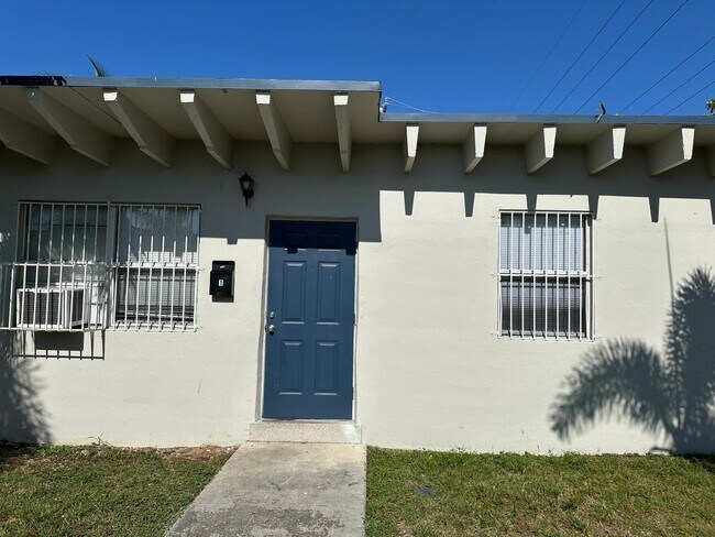 Foto del edificio - 1015 SW 8th St