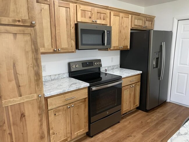 Building Photo - 308 Elk