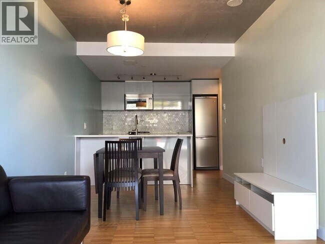 Photo du bâtiment - 128 W Cordova St