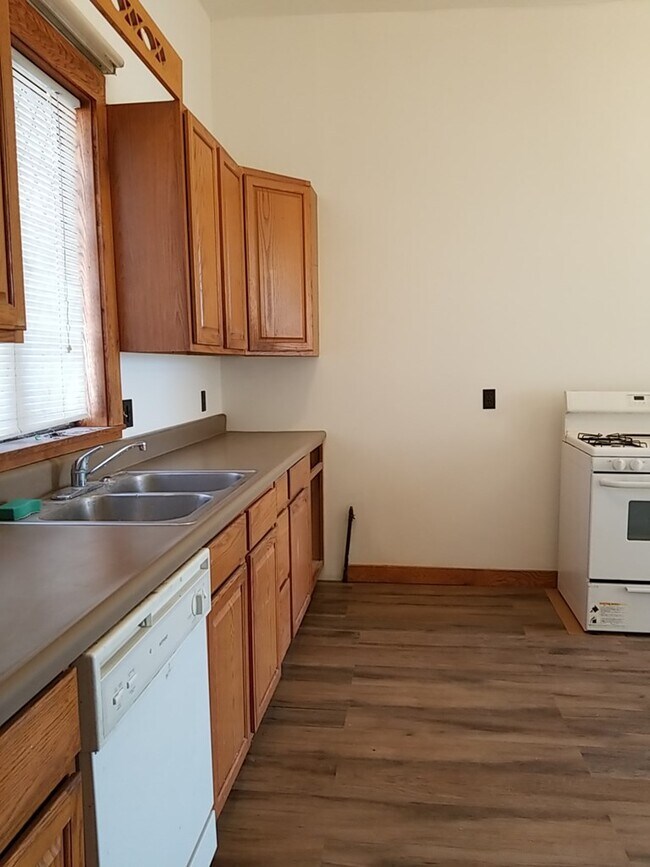 Foto del edificio - 11 W Front St