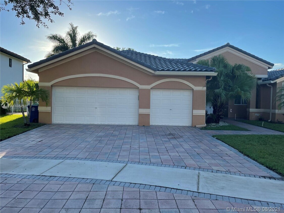 Foto principal - 4101 SW 145th Ave