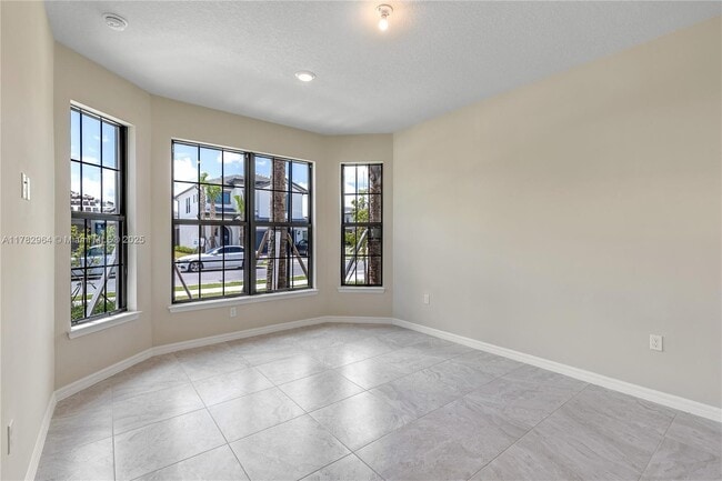 Building Photo - 4480 Gramercy Dr