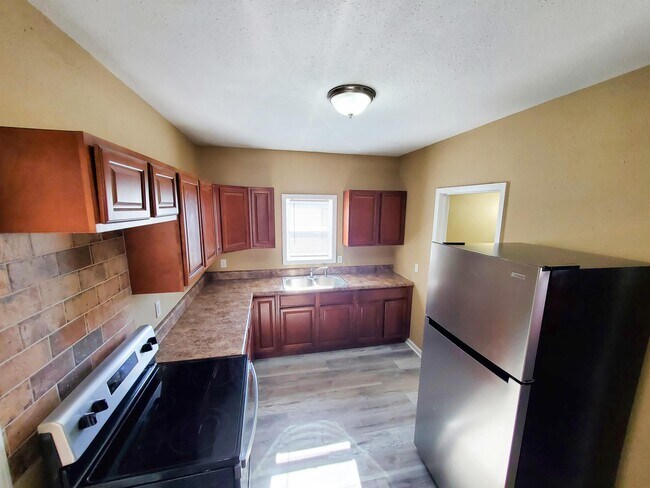 Foto del edificio - 2208 Bird Ave