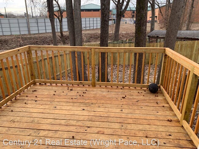 Building Photo - 2 br, 1.5 bath House - 1703 Wembleton Drive