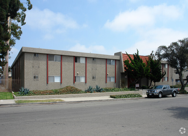 Building Photo - 2350 Peacock Ave