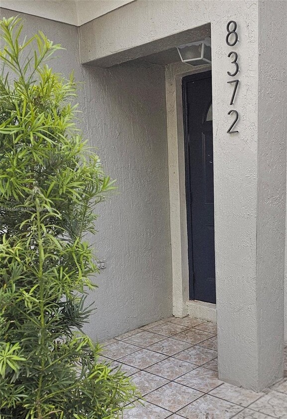 Foto principal - 8372 SW 23rd Ct