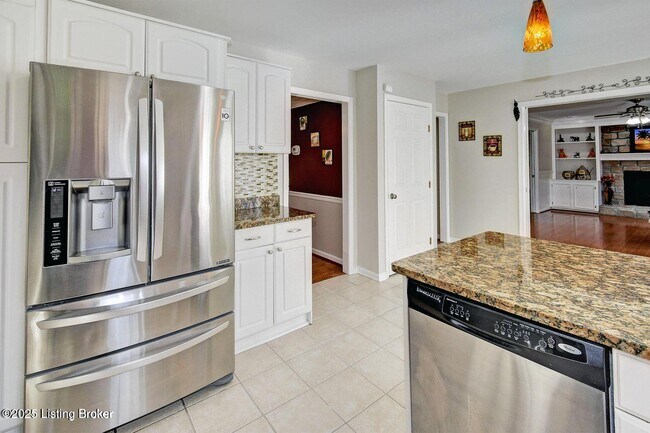 Building Photo - 1102 Blackthorn Rd