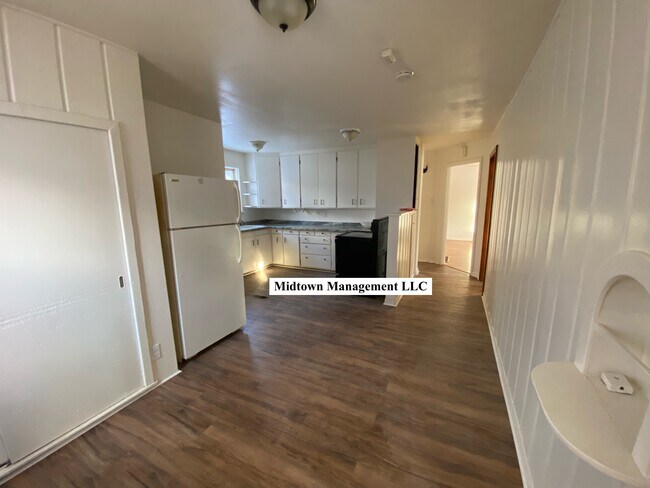 Building Photo - 1303 W Nora Ave