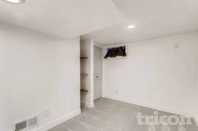 Foto del edificio - 3105 Georgia Ave S