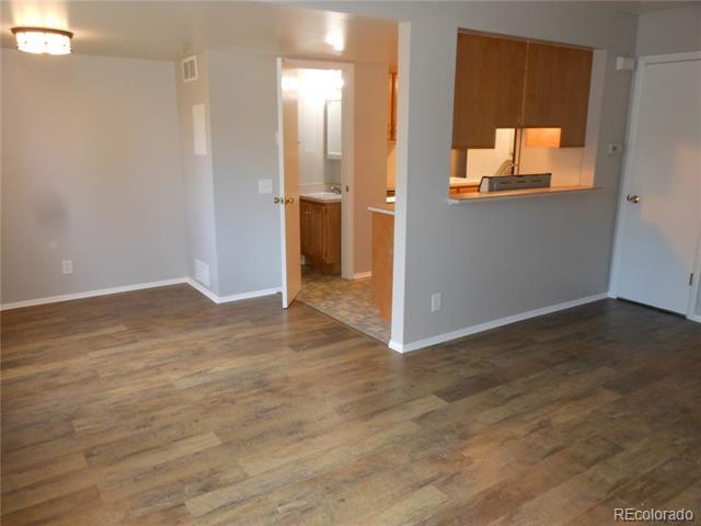 Foto del edificio - 3351 S Field St