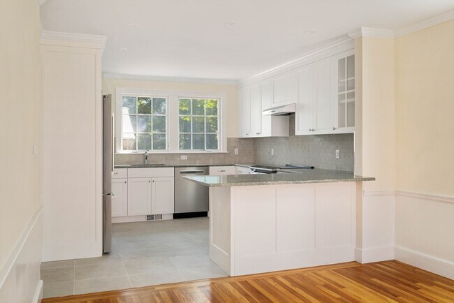 Building Photo - 48 Gorham St