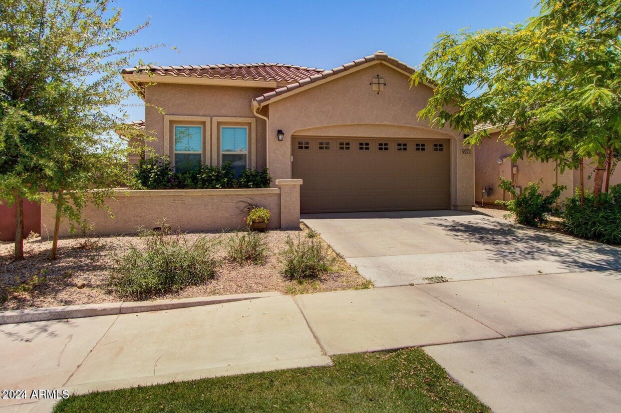 Foto principal - 9553 E Talon Ave