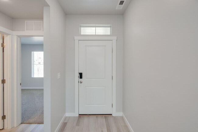 Foto del edificio - Beautiful 4 Bedroom Upscale Home
