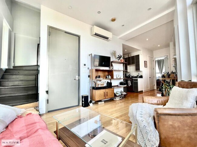 Building Photo - 3 bedroom in Brooklyn NY 11222