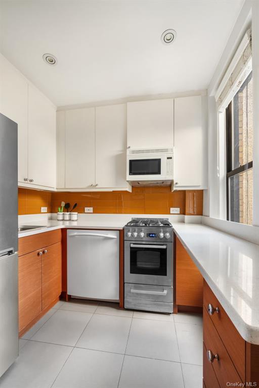 Foto del edificio - 319 W 18th St
