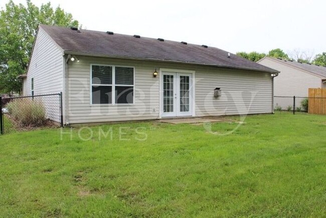 Foto del edificio - 5826 Emmert Way