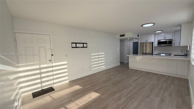Foto del edificio - 6223 SW 131st Ct