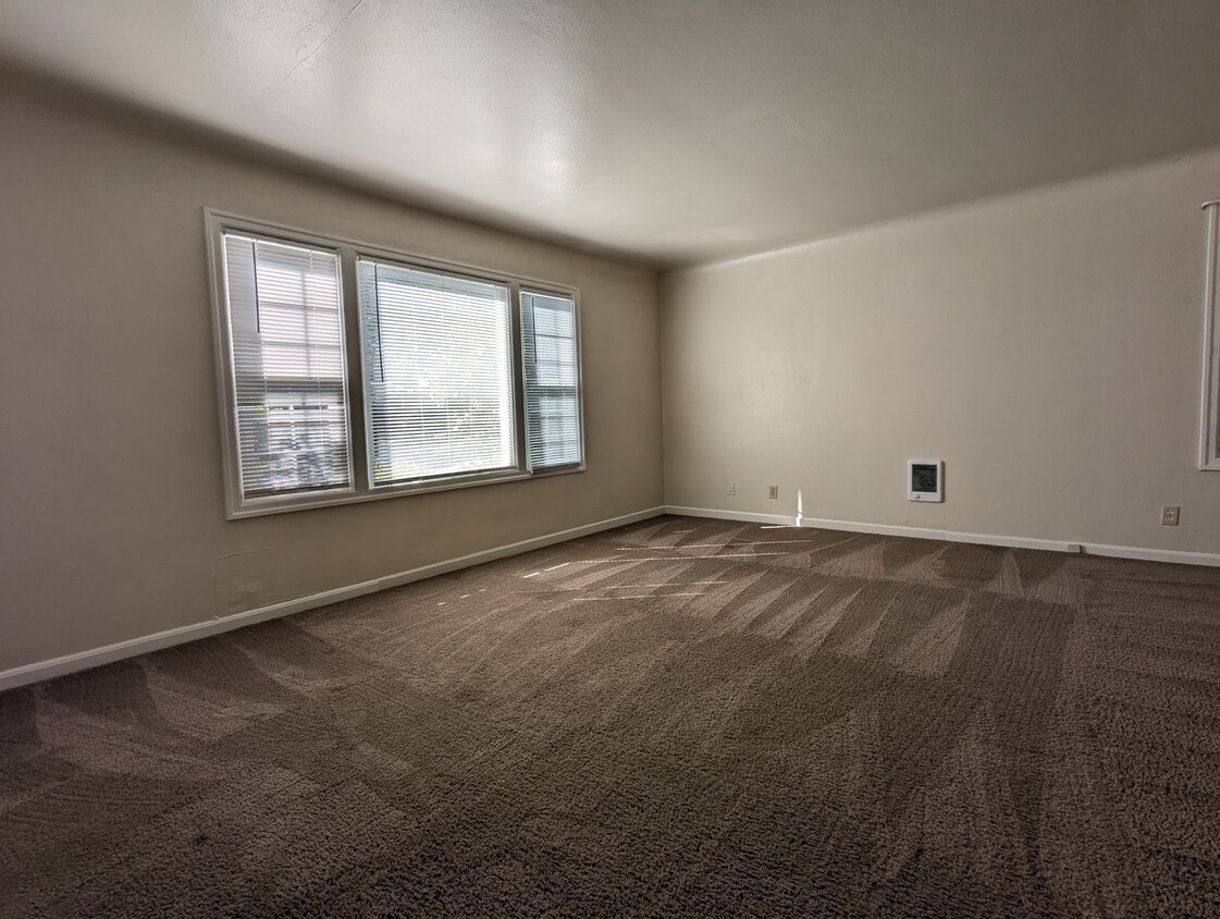 Primary Photo - Nice 2 bed/1 bath located in the Whiteaker...