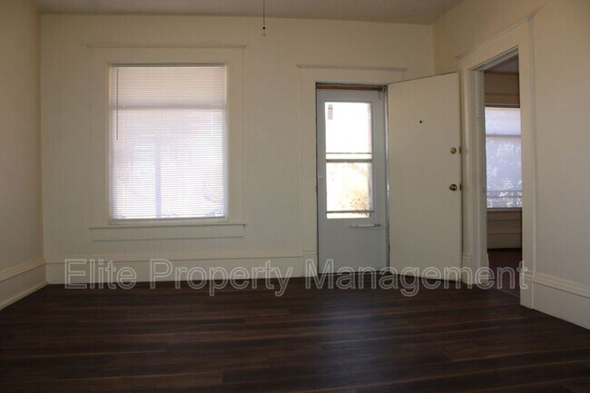 Foto del edificio - 326 W Routt Ave