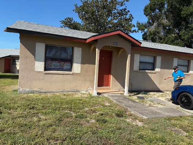 Building Photo - 440 Las Palmas Cir