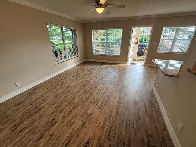 Foto del edificio - 3217 NE 11th St