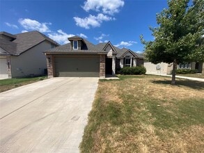 Building Photo - 806 Hollyhock Dr