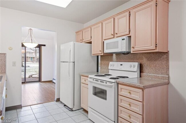 Building Photo - 6691 Lockwood Blvd