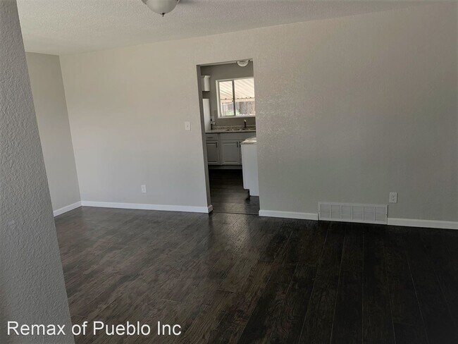Building Photo - 3 br, 1 bath House - 60 LOCH LOMOND LN