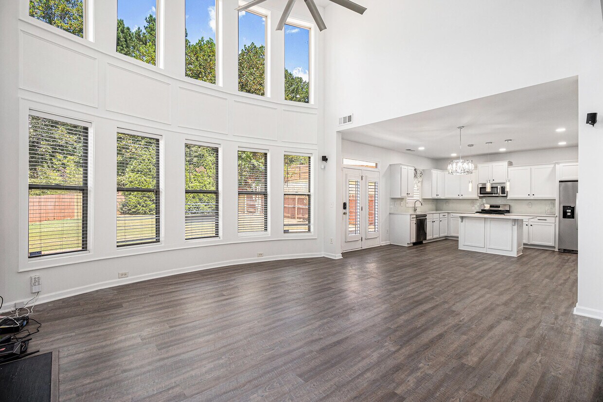 Foto principal - 726 Ivy Chase Loop