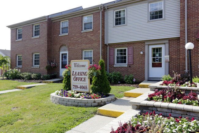 Leasing Office - Arbor Crossing Apartments