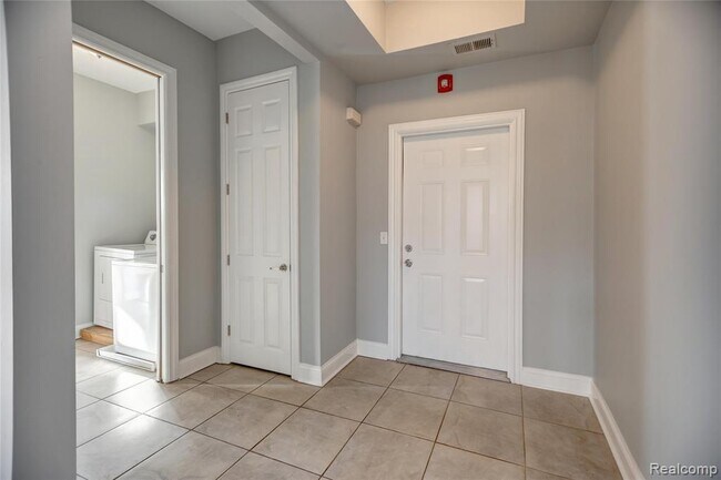 Foto del edificio - 3966 Trumbull Ave