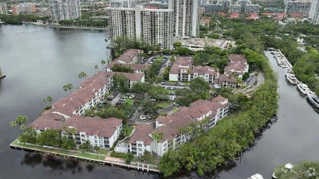  - Town Aventura